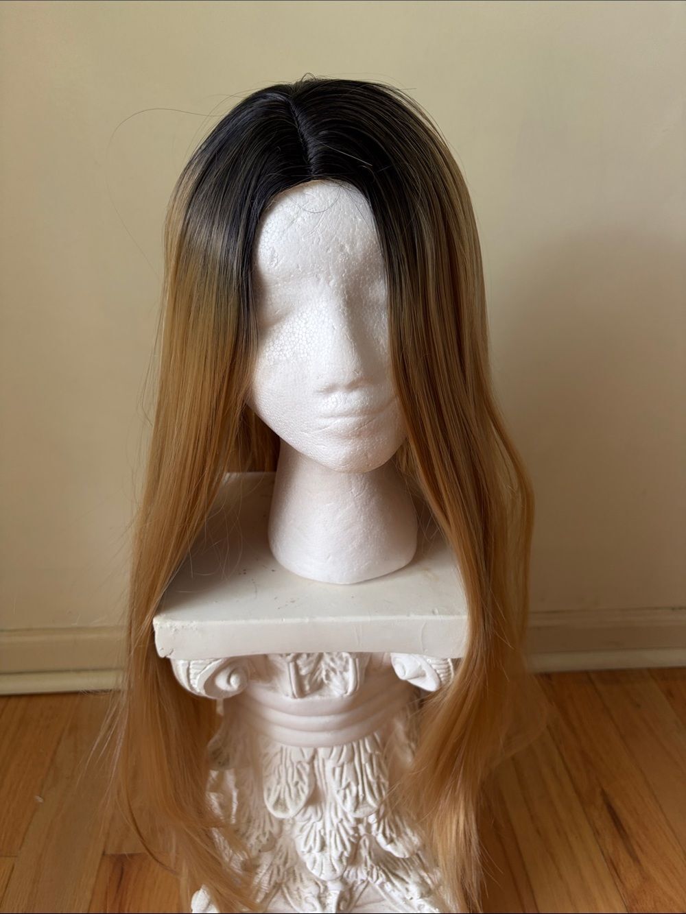Unbranded Long Ombre Wig in Dark Root to Honey Blonde